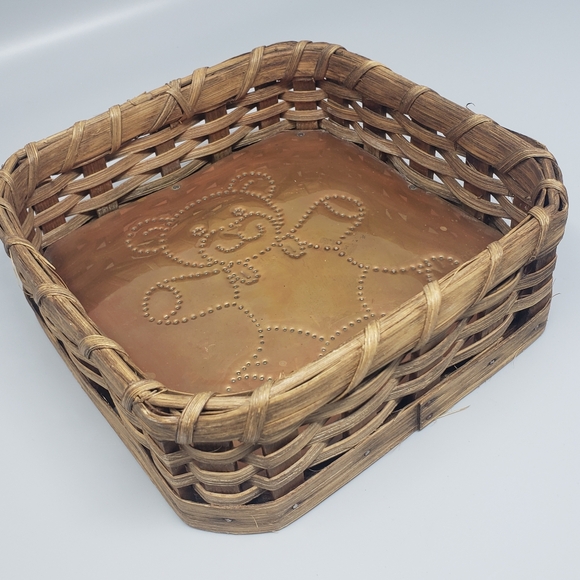 Handmade Woven Basket With Copper Bottom - Picture 3 of 11